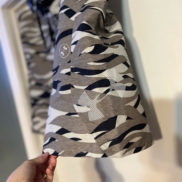 Men's Black and Gray Under Armour Swim Shorts NWOT size 46 waist - Picture 5 of 5